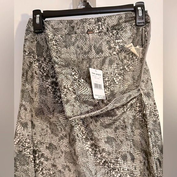NWT Free‎ People Normani Bias Snake-print Midi Skirt Grey Size 0 - Picture 9 of 12
